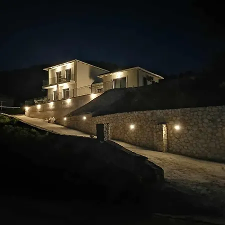 Loris'house *